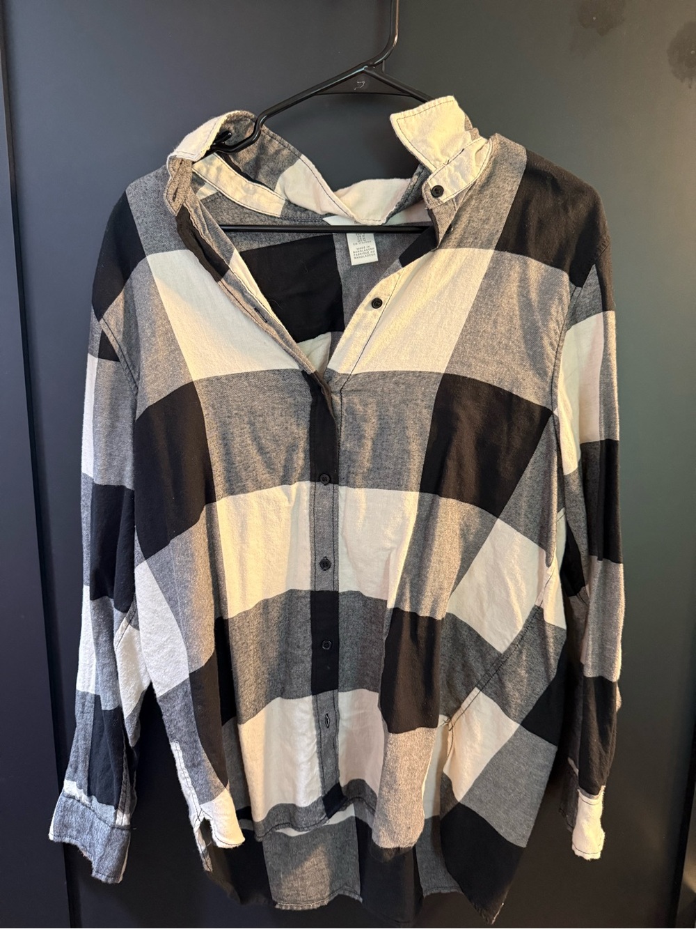 H&M Black and White Plaid Button-Up Shirt